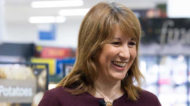 Two-child limit on benefits scrapped in chancellor's autumn budget