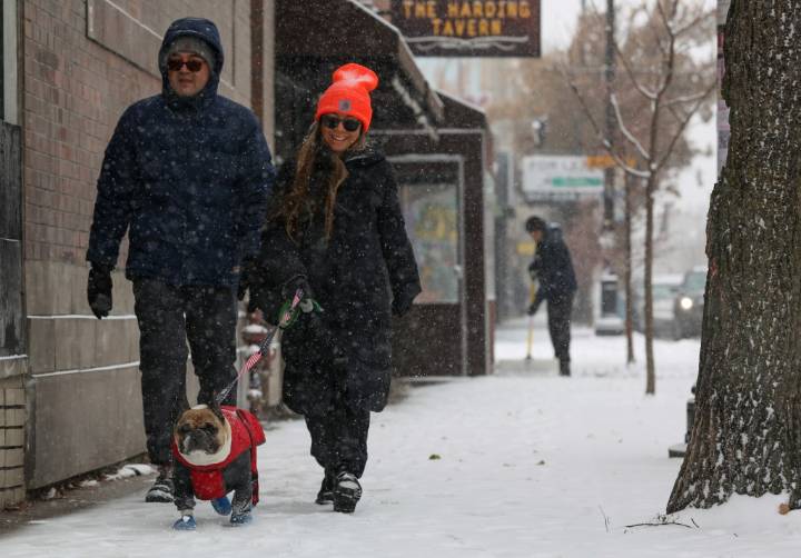 Saturday snow breaks record in Chicago, NWS confirms