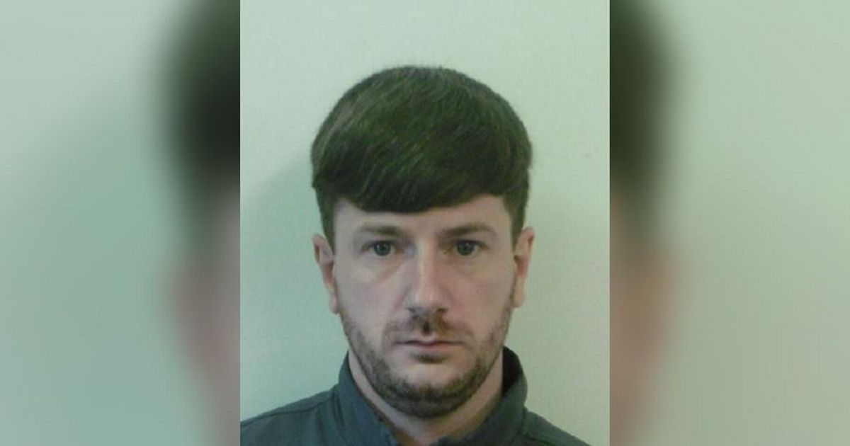 Police warn 'do not approach' man with distinctive arm tattoo