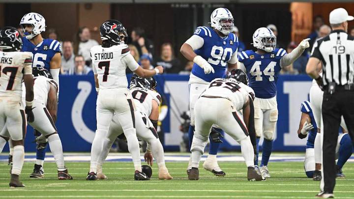 Colts decline to blame controversial officiating decisions on Week 13 loss to Texans: 'You gotta live with it regardless'