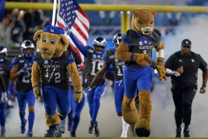 Watch Florida vs Kentucky college football streaming for free during the YouTube TV vs ESPN dispute