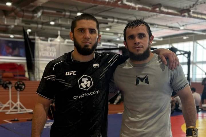 Islam Makhachev’s “John Pork Lore” Has Fans Cracking Up as NY Welcomes ‘Chanco’ With Loud Cheers at UFC 322 Press Conference