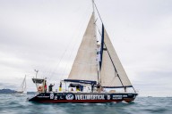 Zarpa de Castellón el barco que aspira a completar la primera vuelta al mundo vertical