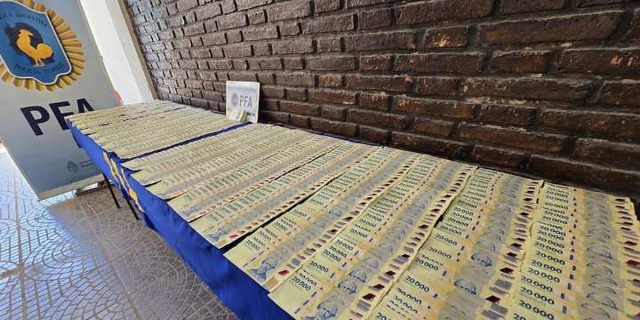 Crearon una guía para identificar pesos, dólares y euros truchos: cómo darse cuenta