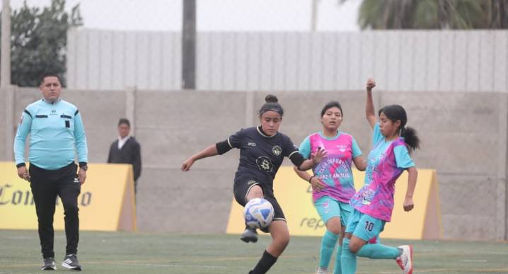 "Mi sueño es ser futbolista profesional, como la 'Peque' Flores": Génesis Chavarría, la figura de Ciclista Lima FC en el Semillero El Comercio de Fútbol Femenino Repsol