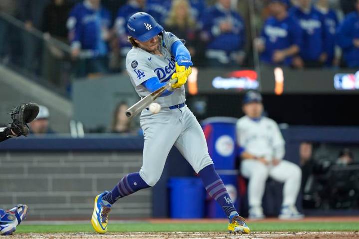 Dodgers' Enrique Hernandez has elbow surgery, will miss WBC