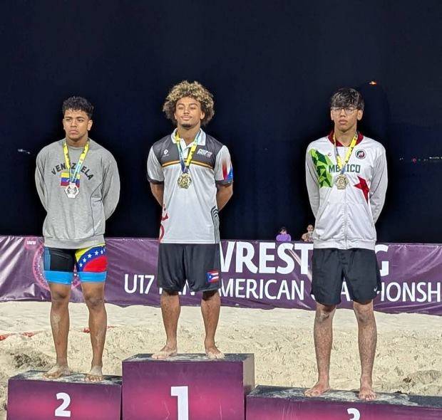 Reynniel se reivindicó en la lucha de playa con una de plata