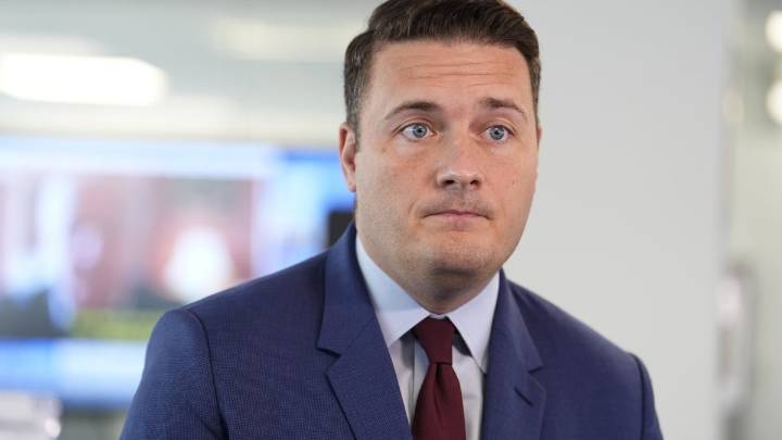 Streeting denies plot to oust Starmer saying PM's allies are trying to 'kneecap' him