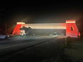 Playa del Carmen ilumina el Arco de Acceso Norte y el Palacio Municipal en conmemoración del Día Internacional para la Eliminación de la Violencia contra la Mujer