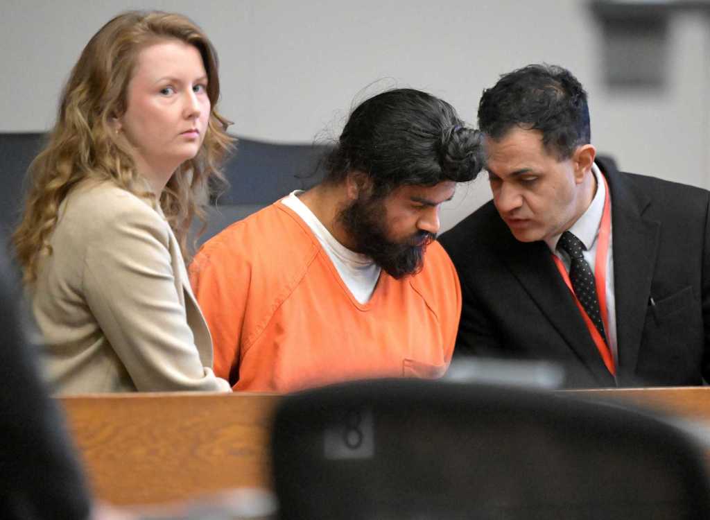 Truck driver accused in 10 Freeway crash that killed 3 was not driving under the influence, DA says