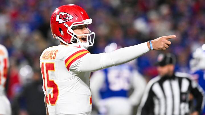 Chiefs vs. Broncos prediction: Odds, expert picks, QB matchup, injury update, trends, and stats