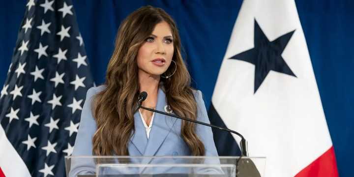 Secretaria de Seguridad de EEUU Kristi Noem llega a Ecuador para definir instalación de bases militares