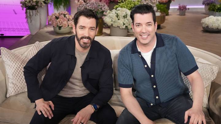 7 times the Property Brothers mastered the open plan kitchen