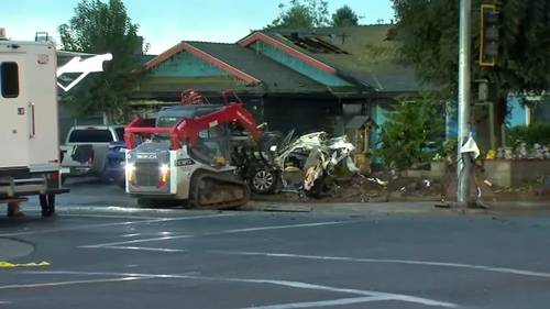 Suspect dead, deputy hospitalized after chase and crash in Tulare County, authorities say