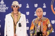 Retienen a Ca7riel y Paco Amoroso por grabar en un avión