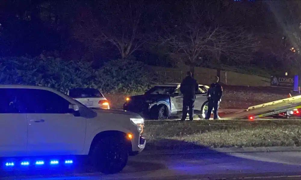 Un conductor que circulaba en sentido contrario choca contra un coche patrulla en New Hope Road en Raleigh