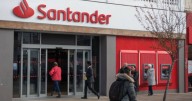 Santander issues £120 warning to customers over their bank balances