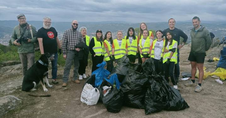 Ecovigilantes retiran la huella de los magostos