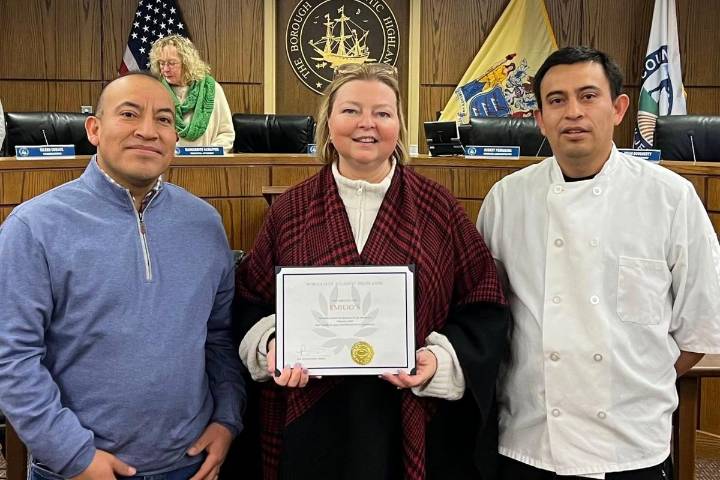 ICE detainee&CloseCurlyQuote;s release fuels emotional rally in NJ town