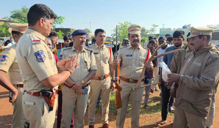 Zaheerabad police recover sambar deer horns, air gun during community contact drive