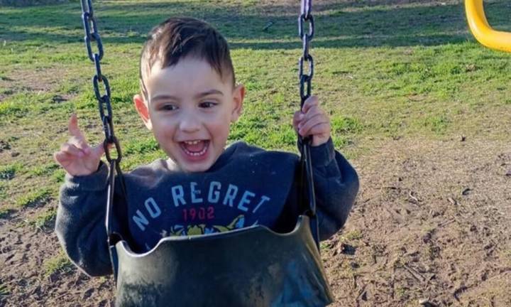 Organizan rifa solidaria para ayudar a Liam, un nene de 3 años que requiere un costoso tratamiento
