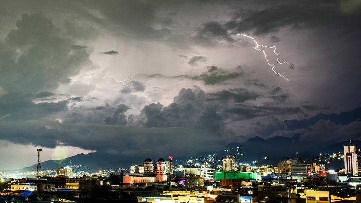 Ideam entregó el pronóstico del clima para este viernes 21 de noviembre: advierte lluvias y actividad eléctrica