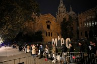 Bienvenidos al cielo de Rosalía: así ha sido la presentación épica de LUX en Barcelona