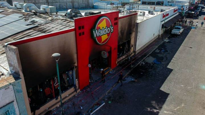 Muere don Mario, hombre de 81 años tras incendio en Waldo's de Hermosillo, sube a 24 cifra de muertos