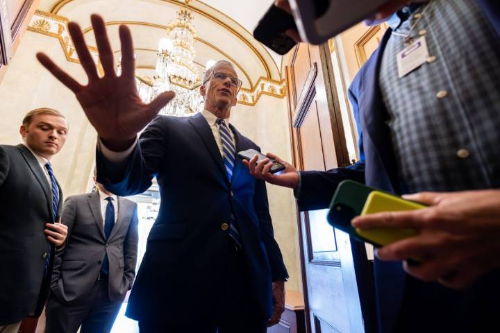 Shutdown hits day 40 with flights and SNAP benefits disrupted