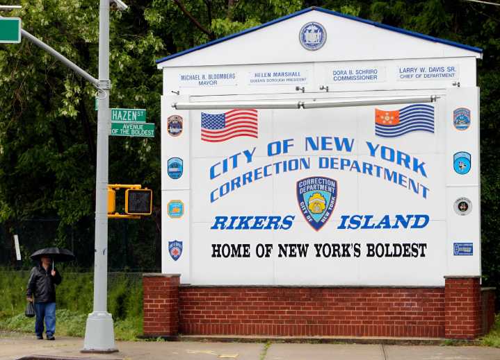 Rikers Island officer gets 90 days for planting weapon in inmate's cell