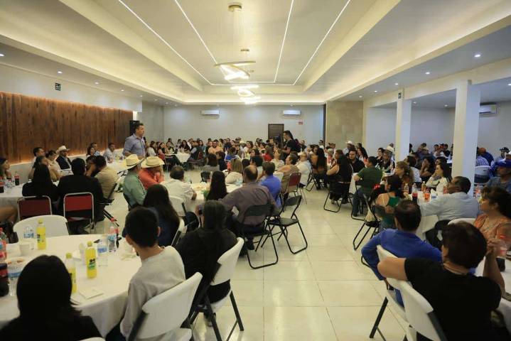 Se reúne Marco Bonilla con más 250 líderes jimenenses; invita a no rendirse por Chihuahua