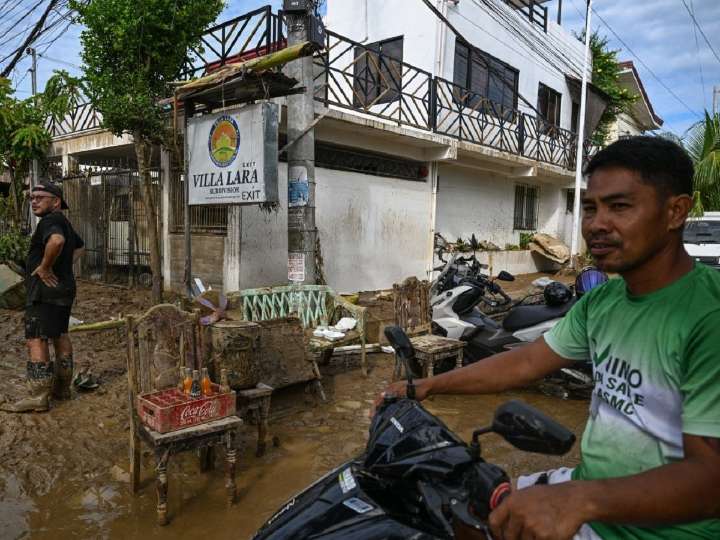 Suman más de 140 muertos tras el paso del tifón Kalmaegi en Filipinas