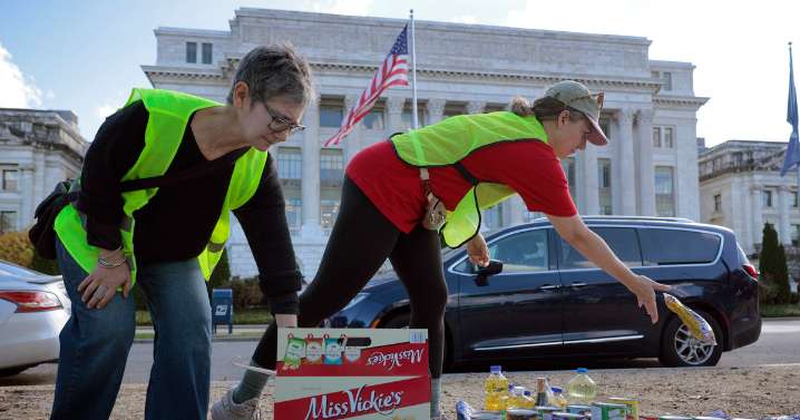 SNAP benefits: Appeals court rules Trump admin cannot withhold $4 billion in payments