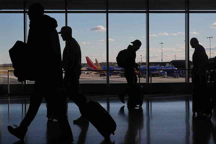 9,000 flights cut amid shutdown