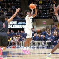 WVU men's basketball: Huff, Thomas guide Mountaineers to 81