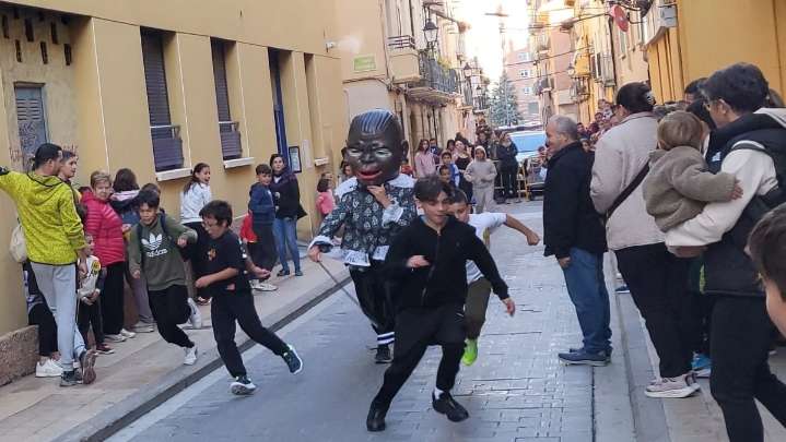 Explosión de emoción en San Martín con el regreso de la Abueleta y el Payaso