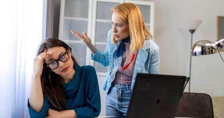 Narcissistic colleagues are silenced by nine words that make them 'lose control'