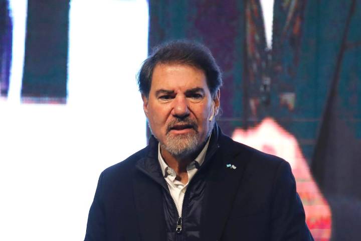 "Persianas hacia adentro". La proyección de Zuchovicki para 2026 y qué les recomendó a las empresas