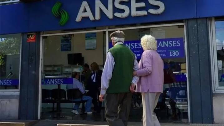Anses evalúa pagar un bono de fin de año: mirá de cuánto sería y a quiénes alcanzaría