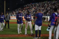 Tigres blanquea a Magallanes y consolida su liderato