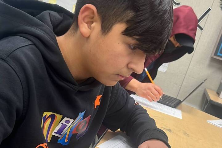 “Educación, no deportación“. En California: el adolescente latino detenido por el ICE que desató una protesta de maestros