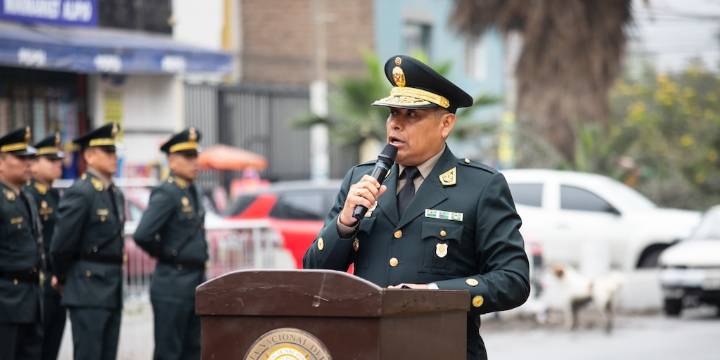 Jefe PNP de Lima tras ataque a bus en SMP: “Gracias a Dios no le pasó nada al chofer, los que llamen al paro deben ser responsables”