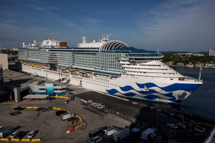 Pictures: Princess Cruises’ Star Princess in Port Everglades