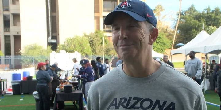 Arizona beats Kansas in Big 12 showdown