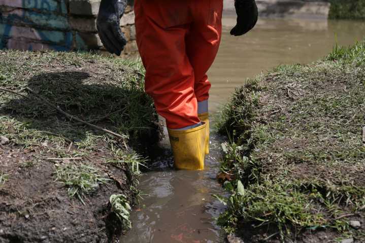 Lluvias torrenciales dejan víctimas mortales y daños en varias viviendas