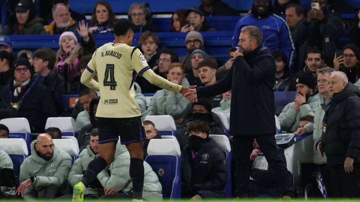 Flick tras la derrota en Londres: "Será difícil estar entre los ocho primeros"