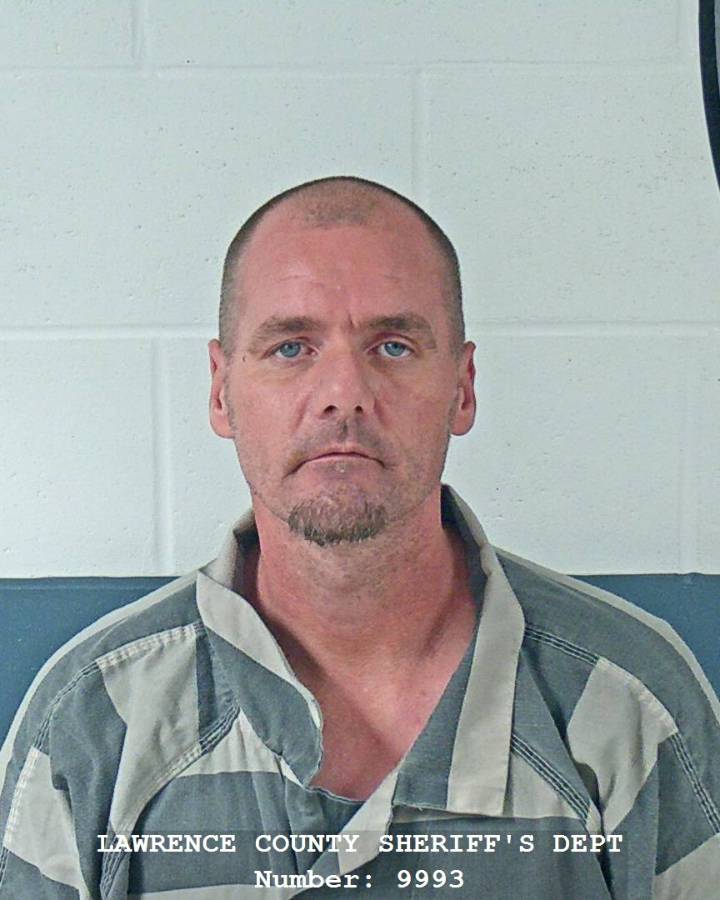 Man charged with residential entry and criminal mischief after alleged break