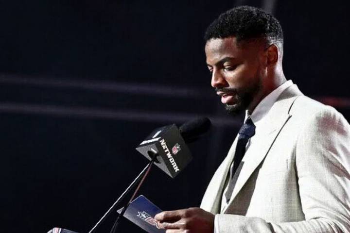 What Is Darius Slayton’s Net Worth in 2025? All About the Giants WR’s Salary, Contract, Endorsements, Earnings, and More Find out New York Giants WR Darius Slayton's net worth, contract details, his s