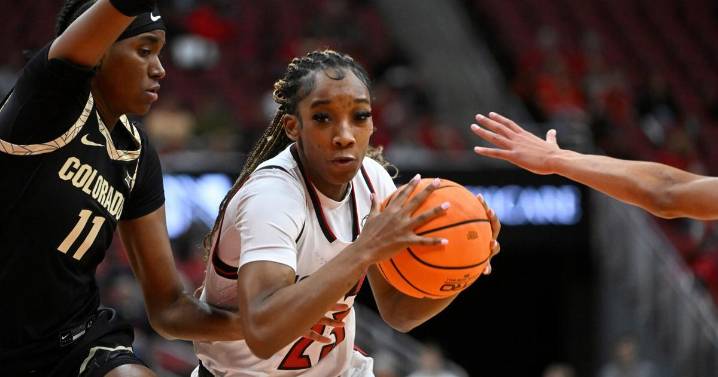 Skylar Jones, No. 22 Louisville women pull out 74