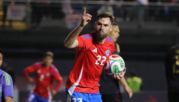 "Diseño audaz": Filtran la nueva camiseta de la Selección Chilena